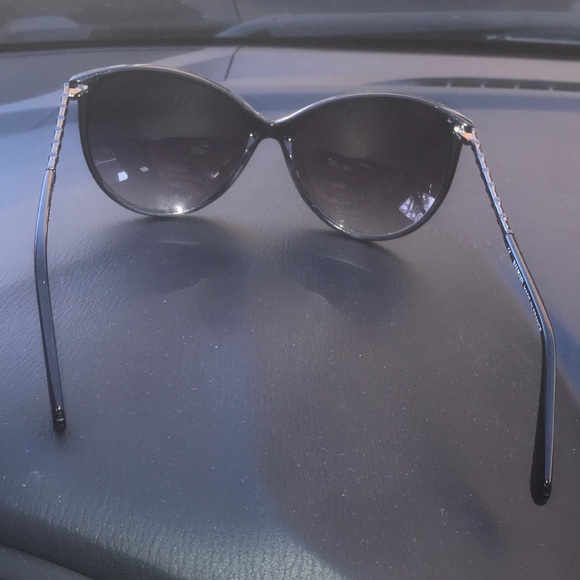 Balmain - Picture 4 of 6